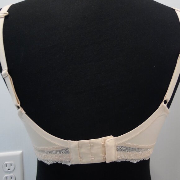 Modern Movement 3-D curves Nude Colored Bra Size 34D YT2BM236 MODMOV3DWR-500 - Picture 6 of 9